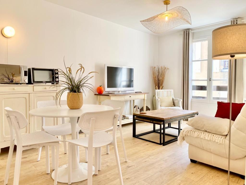 Appartement Elegant Avec Vue Sur Le Port サン・マルタン・ド・レ エクステリア 写真